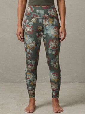 Pro Player Dark Forest Roses Leggings Size Small